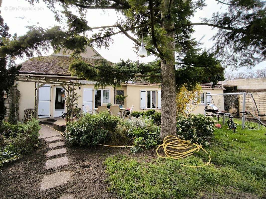 Maison à MALESHERBES