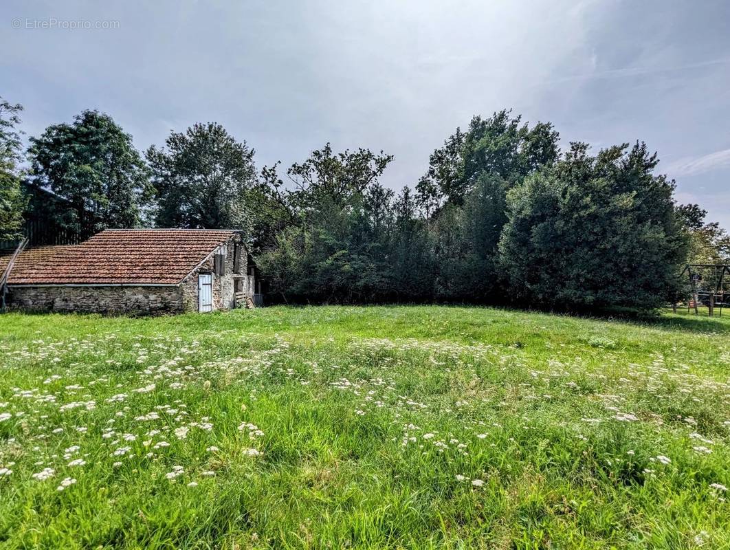 Terrain à LA FERTE-GAUCHER