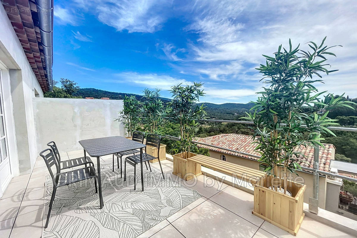 Appartement à GRIMAUD