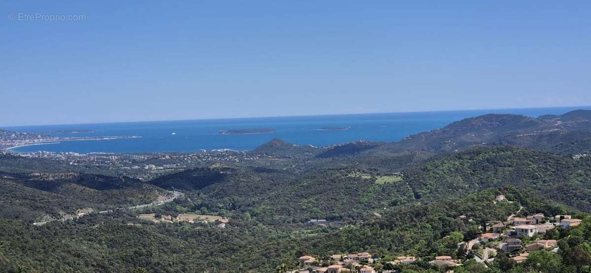 Maison à LES ADRETS-DE-L&#039;ESTEREL