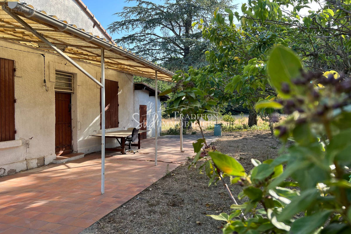 Maison à FONTVIEILLE