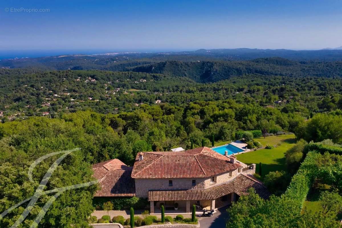 Maison à TOURRETTES-SUR-LOUP