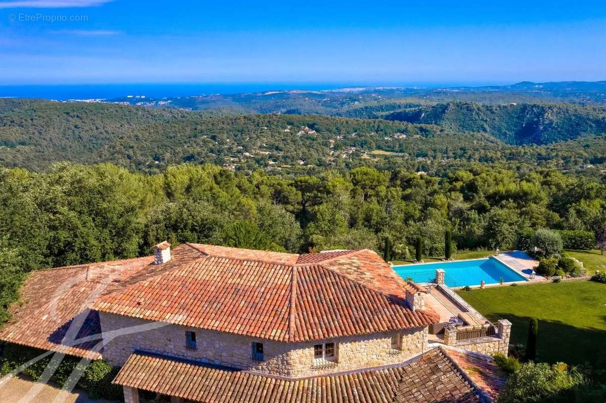 Maison à TOURRETTES-SUR-LOUP