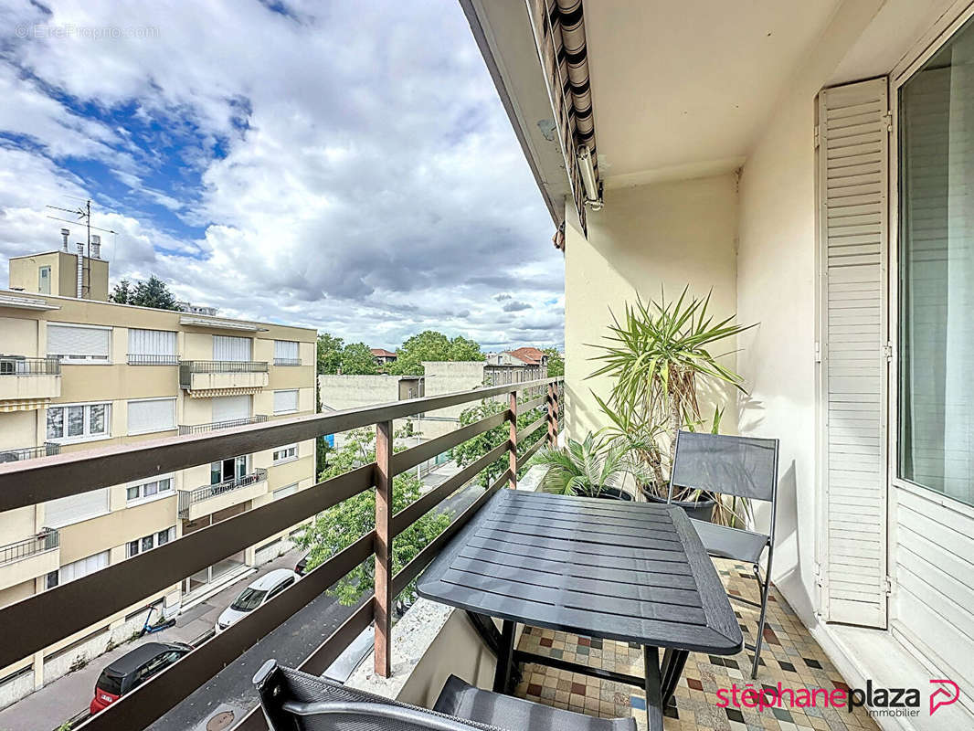 Appartement à LYON-8E