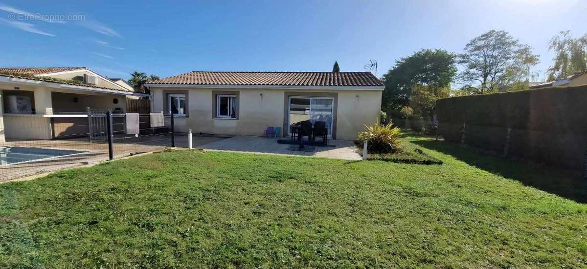 Maison à LA LANDE-DE-FRONSAC