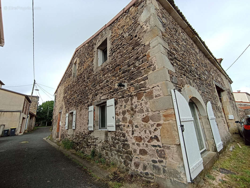 Maison à SAINT-JULIEN-DE-COPPEL