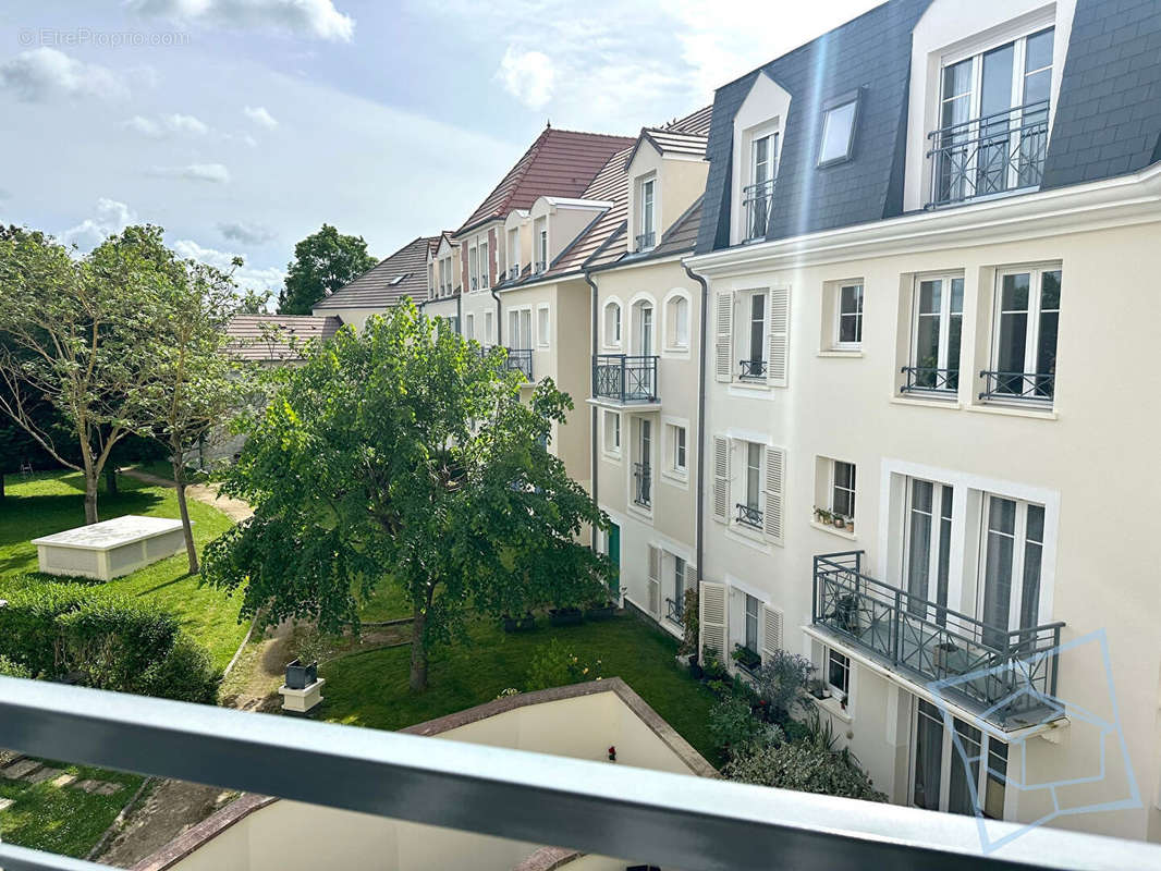 Appartement à VOISINS-LE-BRETONNEUX