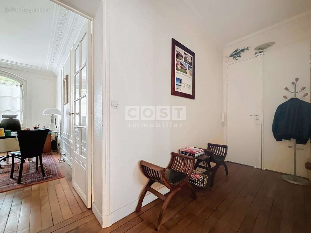 Appartement à COURBEVOIE