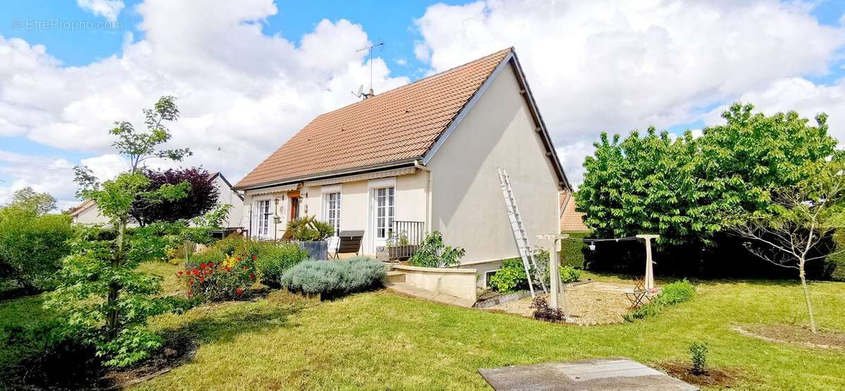 Maison à SAINT-DENIS-SUR-LOIRE