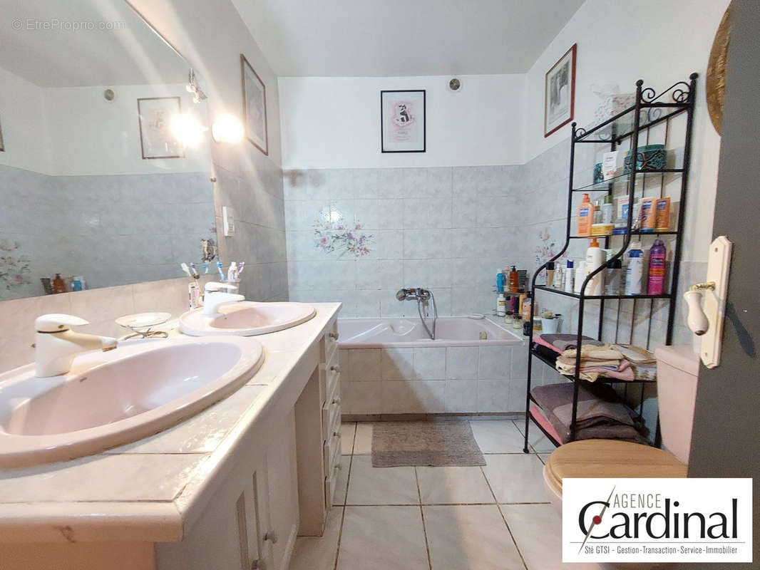 Salle de bain - Appartement à MARSEILLE-6E