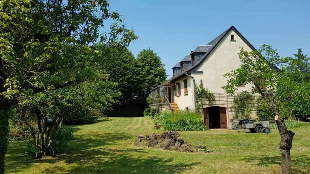 Maison à MAURIAC