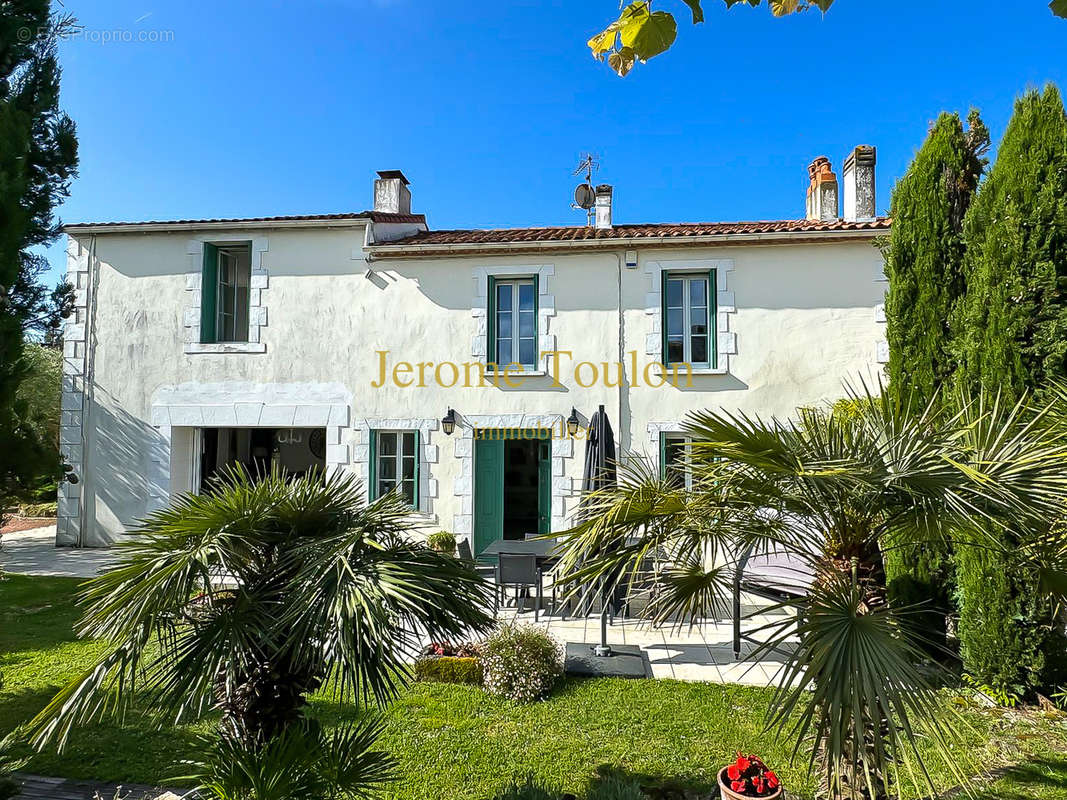 Maison à VAUX-SUR-MER