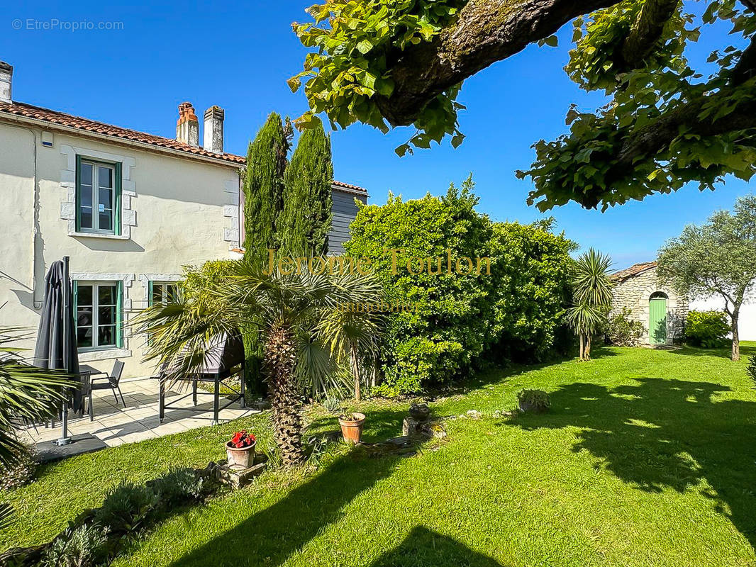 Maison à VAUX-SUR-MER