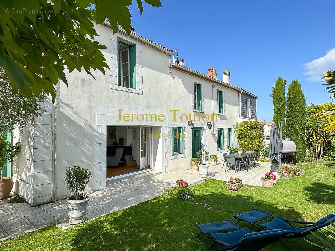 Maison à VAUX-SUR-MER