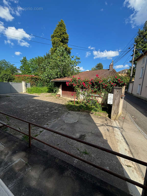 Maison à FLEURIEU-SUR-SAONE