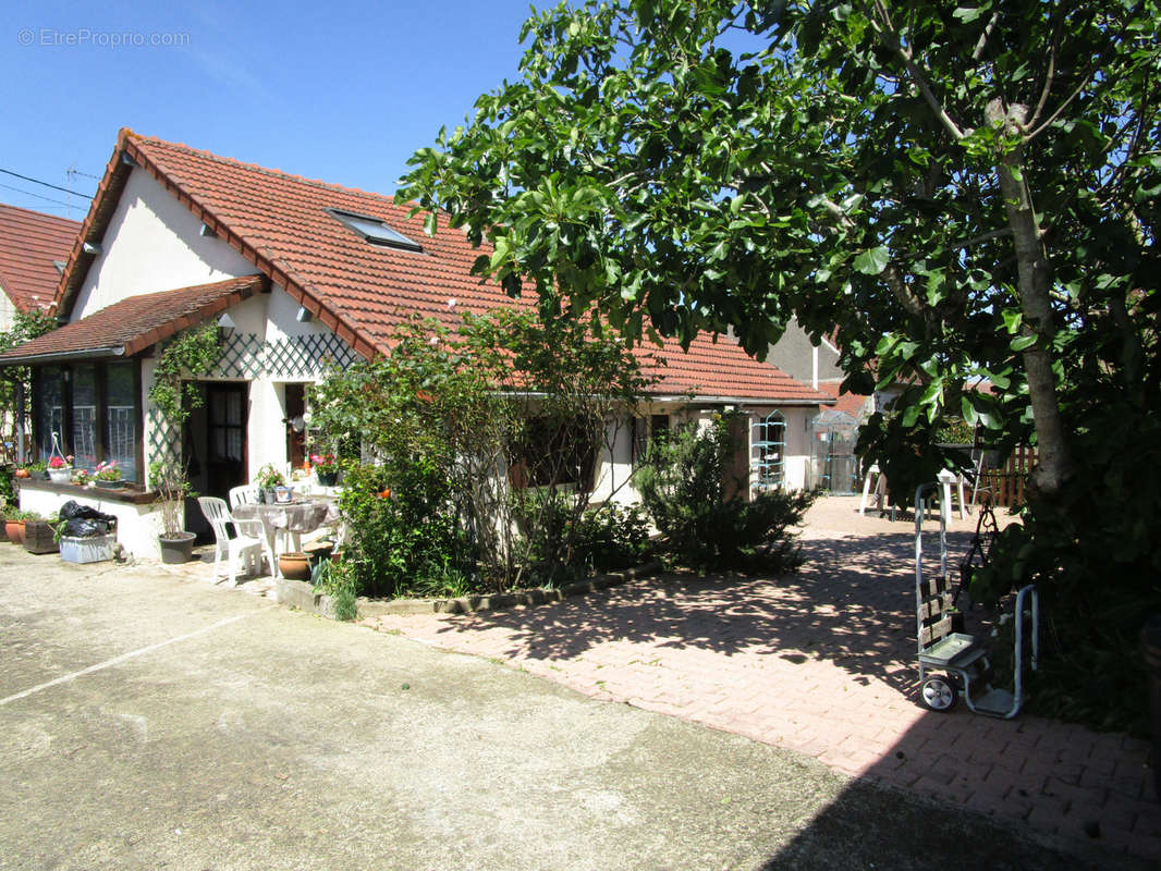 Maison à BAZAIGES