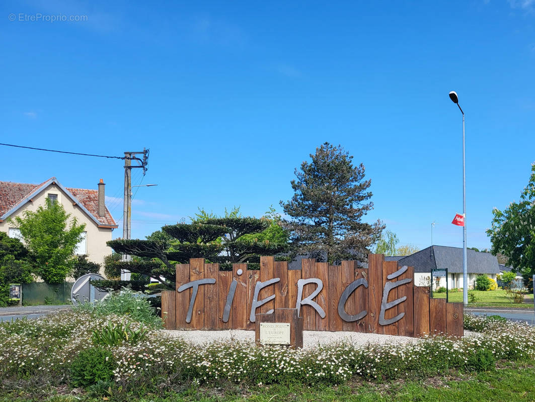 Terrain à TIERCE