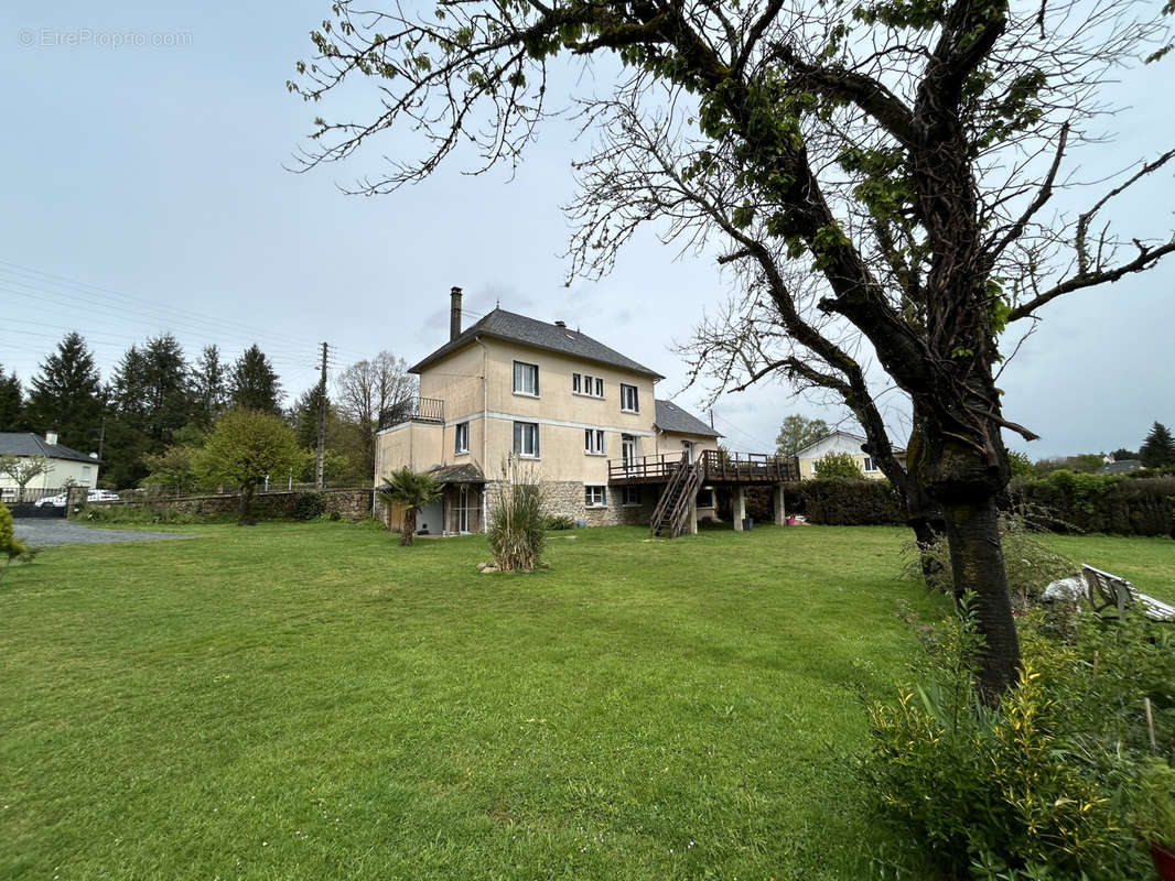 Maison à MARCILLAC-LA-CROISILLE