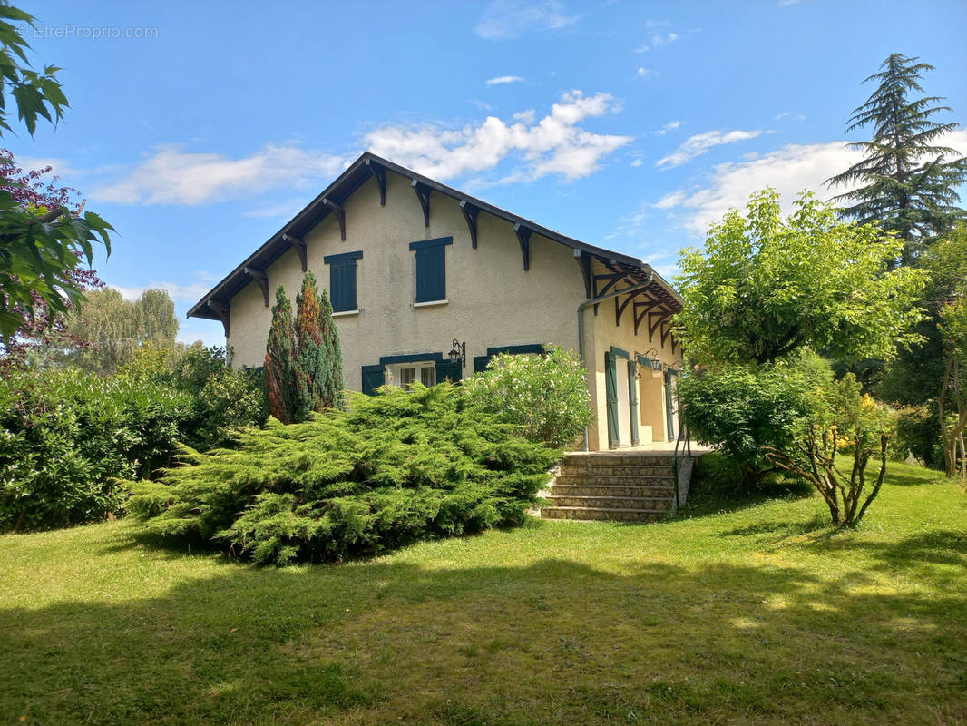 Maison à TRIE-SUR-BAISE