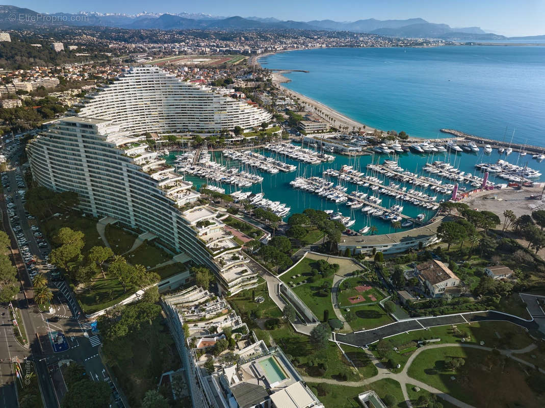 Appartement à VILLENEUVE-LOUBET