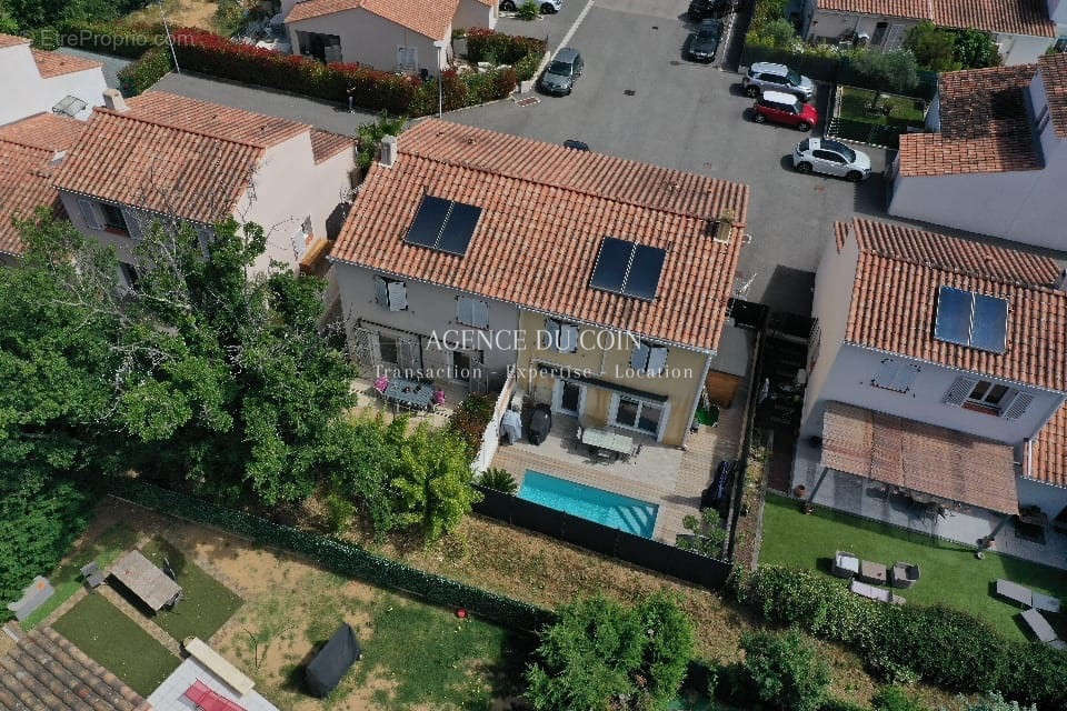 Maison à ROQUEBRUNE-SUR-ARGENS