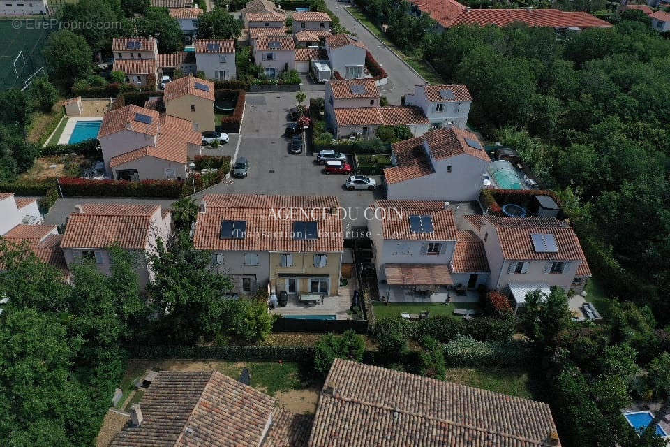 Maison à ROQUEBRUNE-SUR-ARGENS