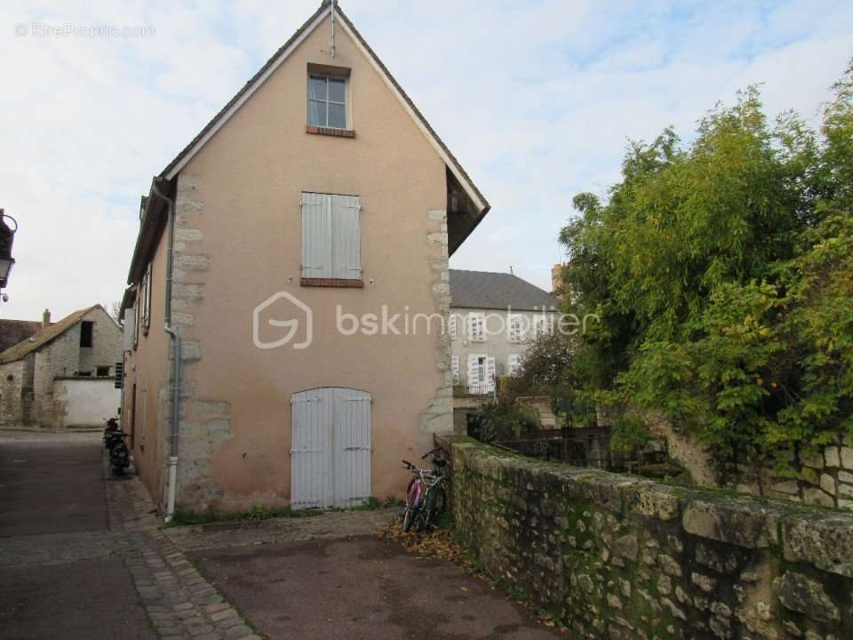 Appartement à FERRIERES-EN-GATINAIS