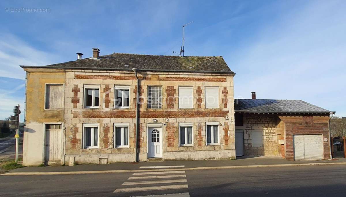 Maison à THIN-LE-MOUTIER