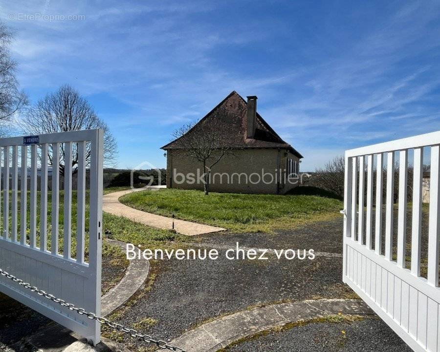 Maison à BEAUREGARD-DE-TERRASSON