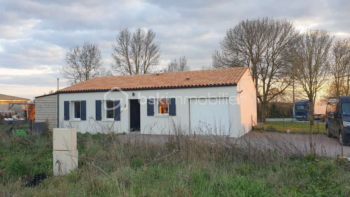 Maison à BEAUGEAY