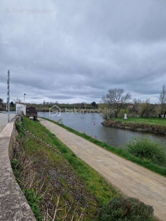 Commerce à LA CHAPELLE-BASSE-MER