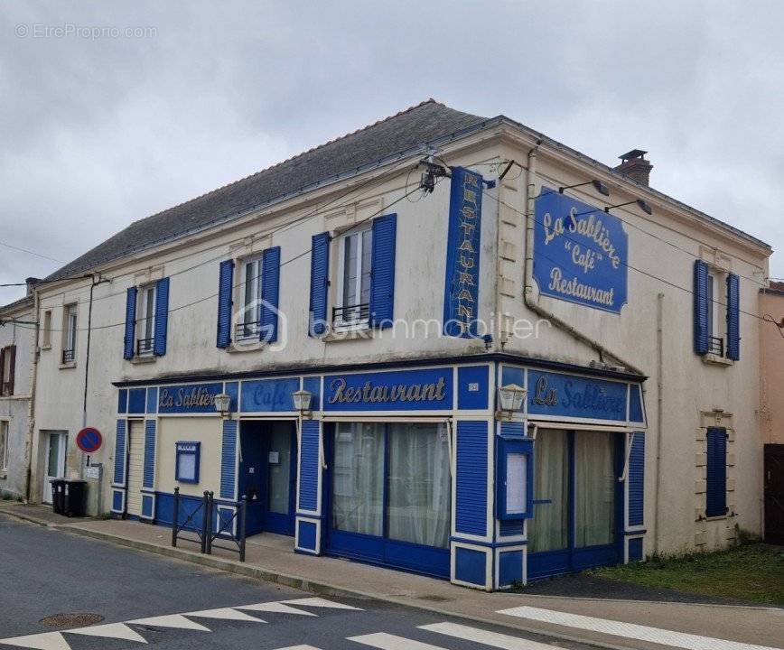 Commerce à LA CHAPELLE-BASSE-MER