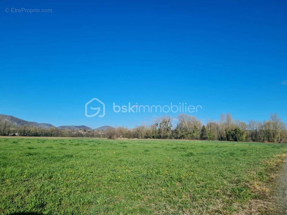 Terrain à LOURES-BAROUSSE