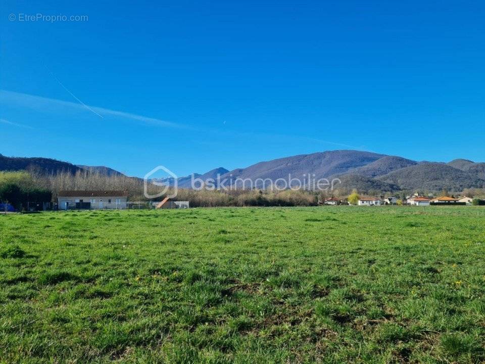 Terrain à LOURES-BAROUSSE