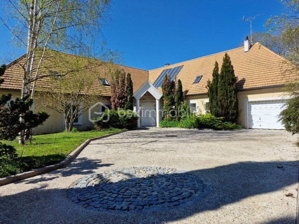 Maison à MORIGNY-CHAMPIGNY