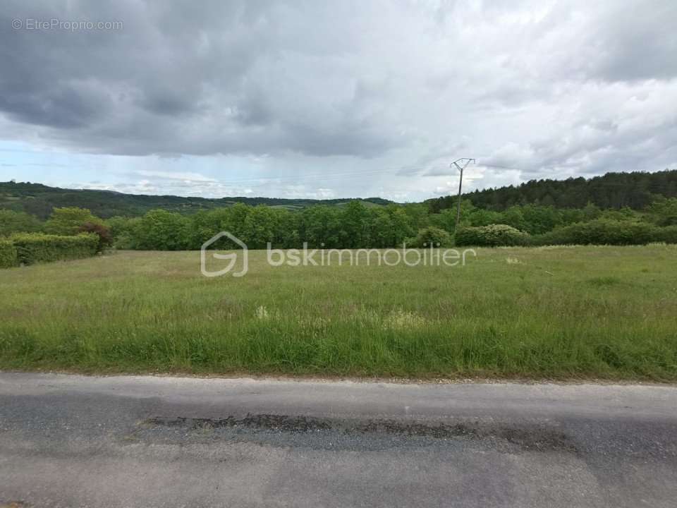 Terrain à SAINT-CYBRANET