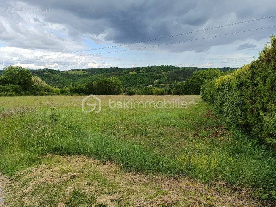 Terrain à SAINT-CYBRANET