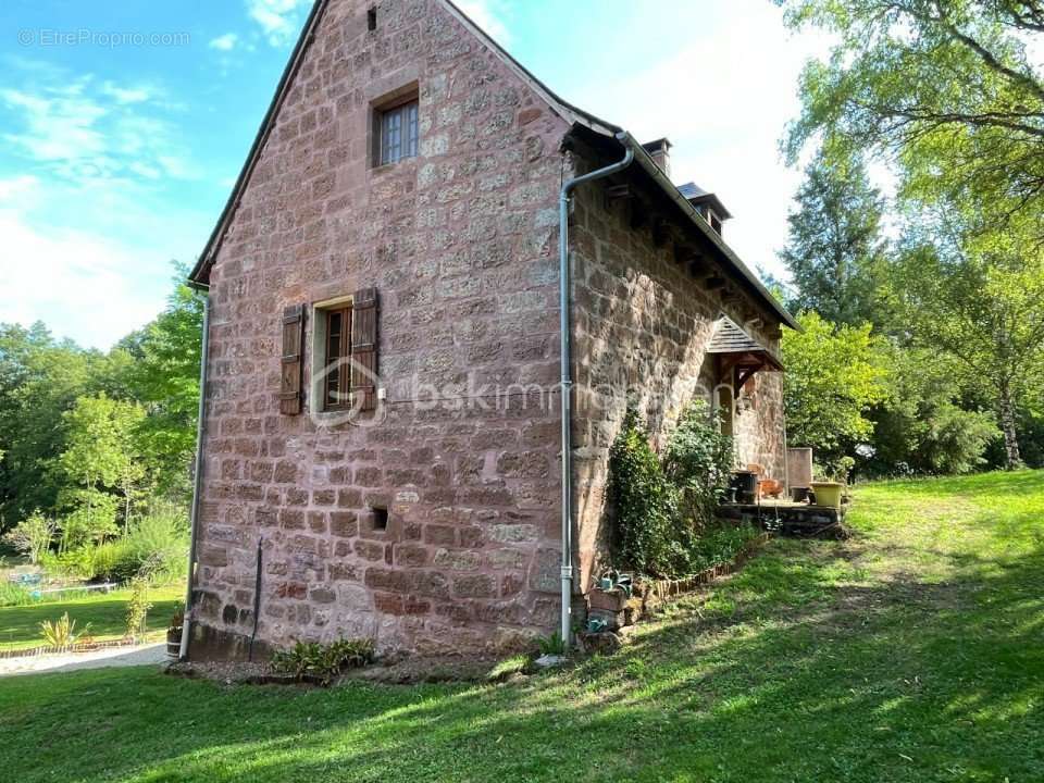 Maison à TERRASSON-LAVILLEDIEU