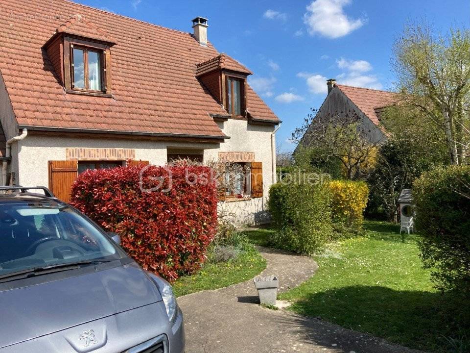 Maison à MAROLLES-EN-HUREPOIX