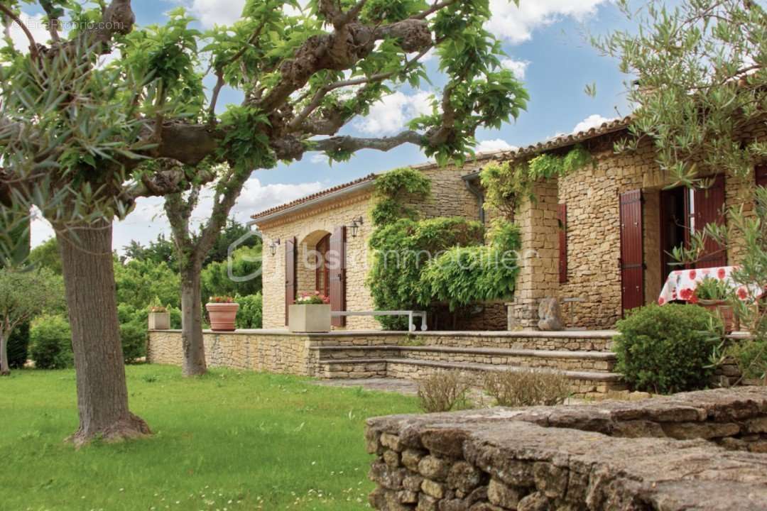 Maison à GORDES