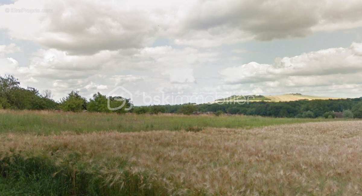 Terrain à CHARBUY