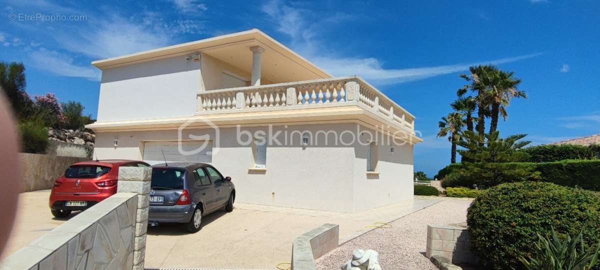 Maison à ROQUEBRUNE-SUR-ARGENS