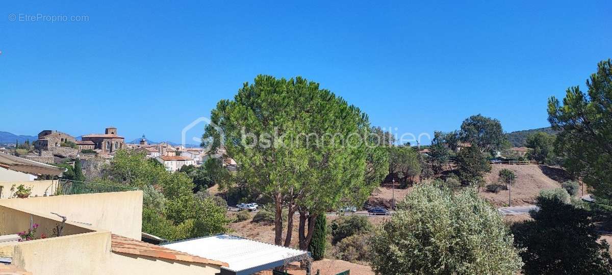 Appartement à ROQUEBRUNE-SUR-ARGENS