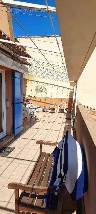 Appartement à ROQUEBRUNE-SUR-ARGENS