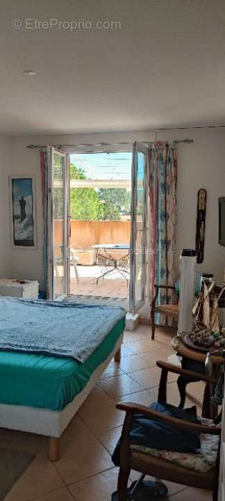 Appartement à ROQUEBRUNE-SUR-ARGENS