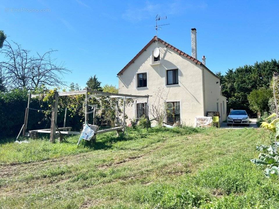 Maison à MORIGNY-CHAMPIGNY