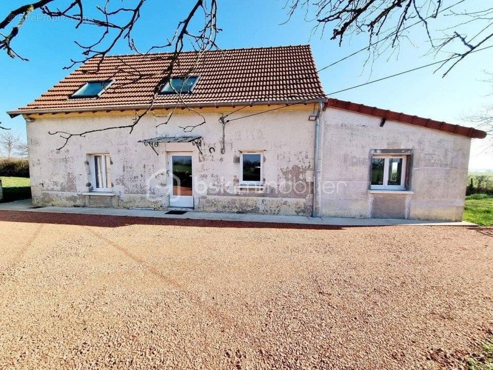 Maison à MAGNY-COURS