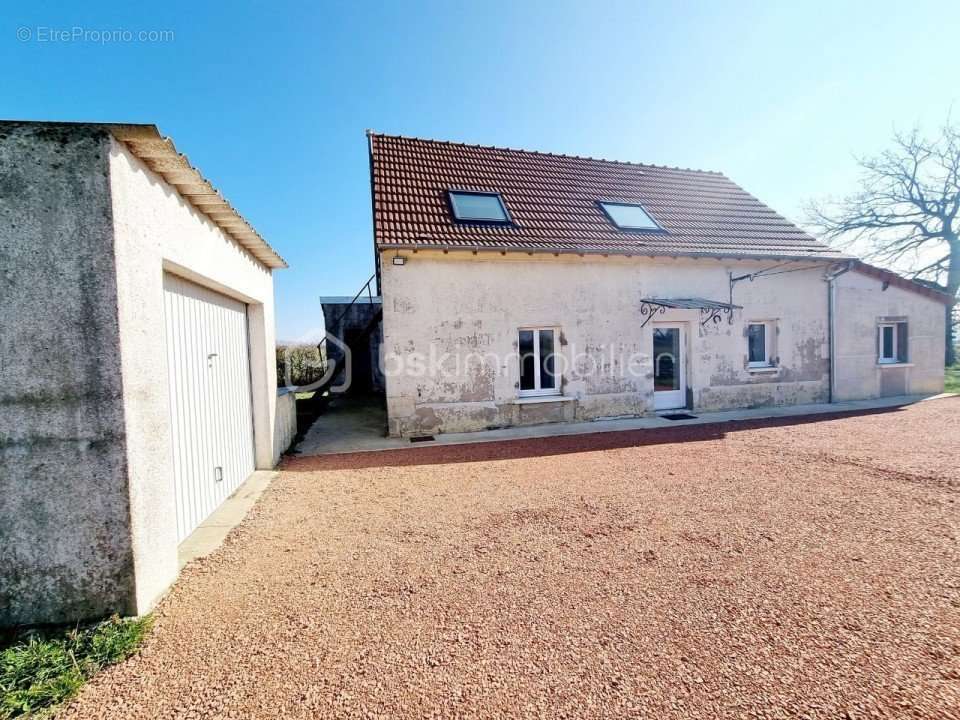 Maison à MAGNY-COURS