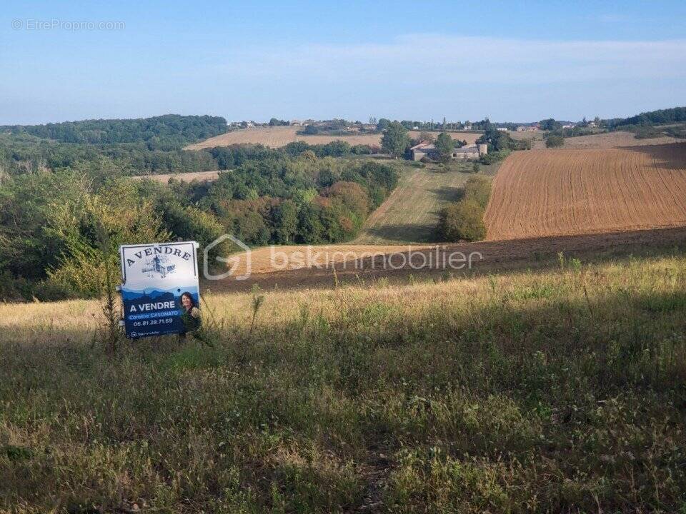 Terrain à AUBIAC