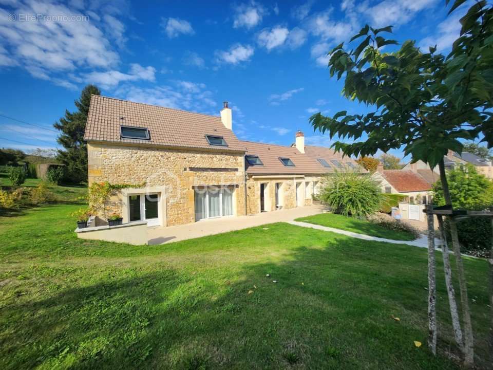 Maison à LA CELLE-SUR-NIEVRE